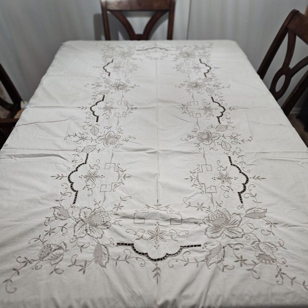 VTG Madeira Linen 97in. X 66 In.   Tablecloth Hand Embroidered. With 11 Napkins